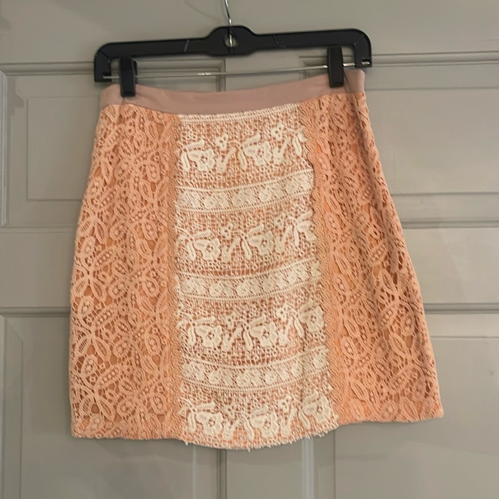 Champagne & Strawberry lace overlay short skirt, Size M